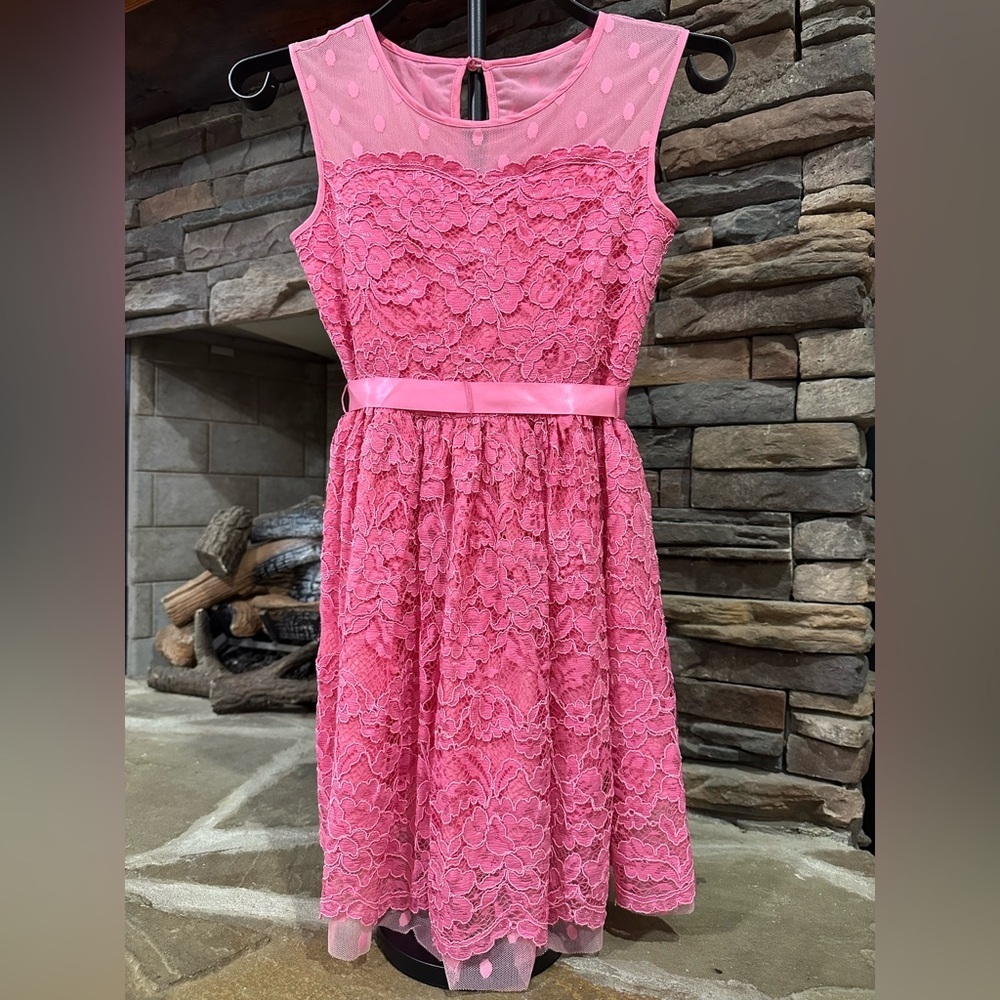 Beautiful Pink Sweetheart Front Pink Lace Dress w/ Satin Ribbon
